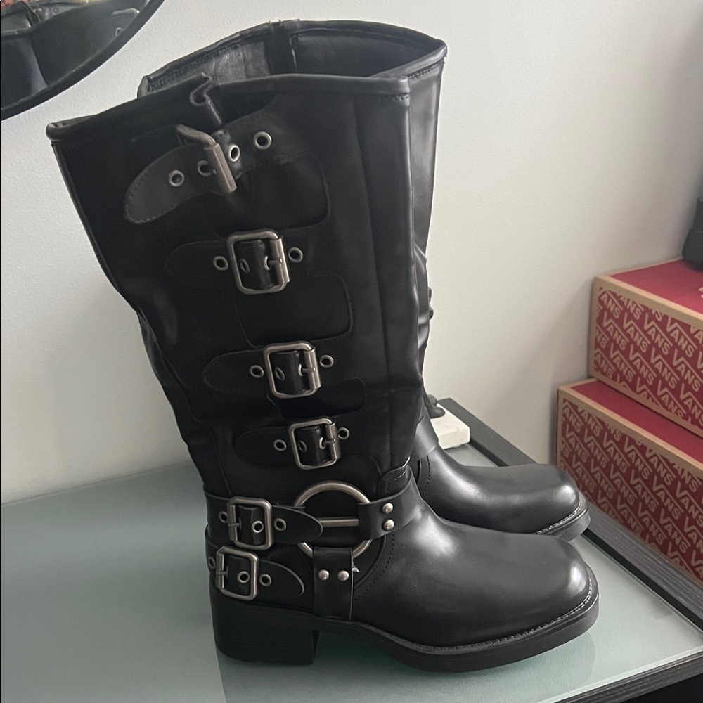 Black moto boots